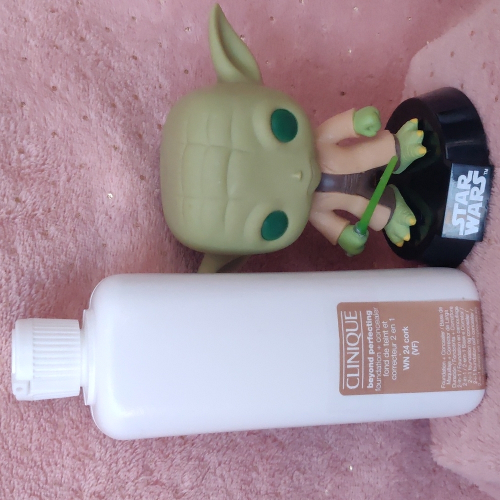 Clinique beyond perfecting foundation and concealer WN 24 cork